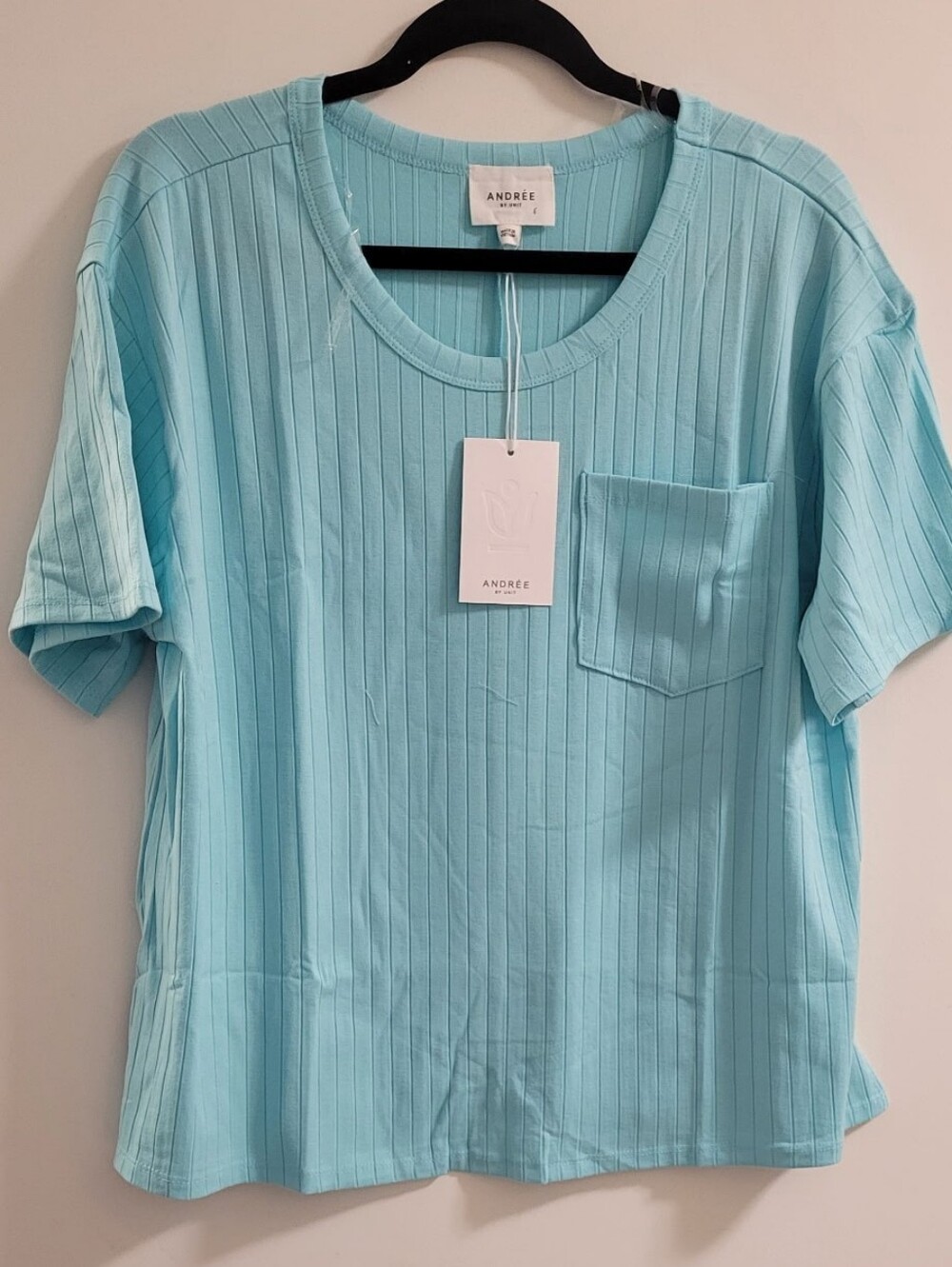 ANDREE BY UNIT Ribbed Short-Sleeve Pocket Tee in Aqua Size Small